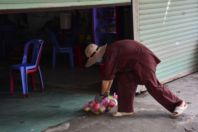 Continuing to support people in need in the Covid-19 pandemic of Hoang Phap Pagoda (series 4)